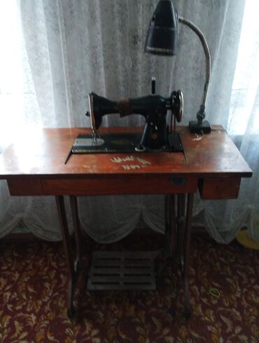 ручной швейный машинка: Швейная машина Механическая, Ручной