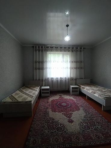 osh hostel: Сдаются 2 дома, можно посуточная, можно на долгий срок. Описание: - — 3