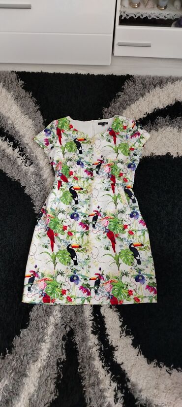 marame za haljine: Elisabetta Franchi XL (EU 42), color - Multicolored, Short sleeves at lalafo.rs marame za haljine: Elisabetta Franchi XL (EU 42), color - Multicolored, Short sleeves