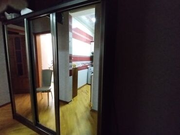 taxt sfaner: İşlənmiş, Açılan, 3 qapılı Düz dolab, Azərbaycan