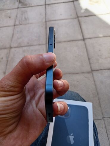 Apple iPhone: IPhone 13, Qara — 3