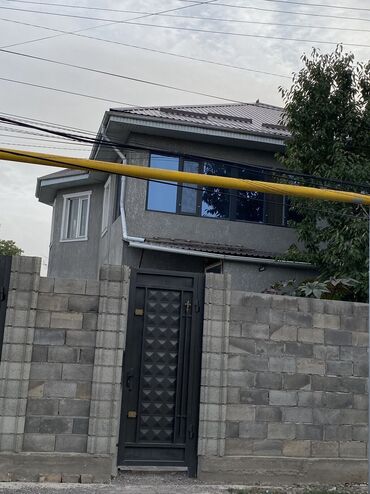 дом хай тек в реальной жизни: 300 м², 8 комнат, Утепленный, Бронированные двери, Видеонаблюдение