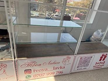 Витрины: Стеклянные торговые витрины для магазина аксессуаров/одежды - — 8