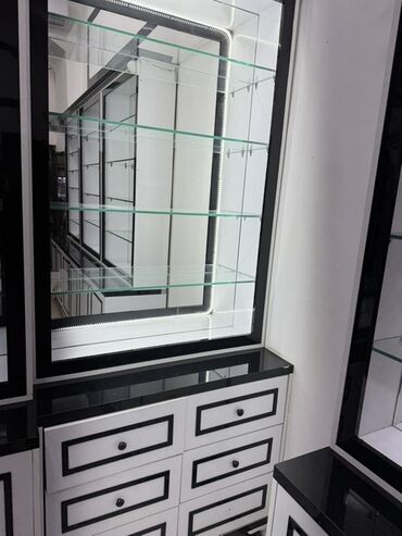 vitrin şuşə: Mağaza üçün şüşə vitrin və çekmecəli stend 1 eded var hündürlük