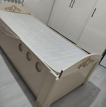 matrasi: Matrasiyla bir yerde verilir keyfiyetli 8lik laminatla yigilib iki — 2