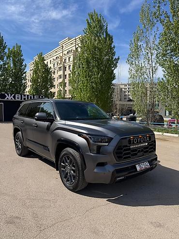 Toyota: Toyota Sequoia: 2023 г., 3.5 л, Автомат, Гибрид, Внедорожник — 2