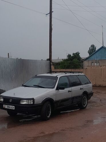 Volkswagen Passat: 1989 г., 1.8 л, Механика, Бензин, Седан