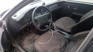 Audi: Audi 80: 1992 г., 2 л, Механика, Бензин, Седан