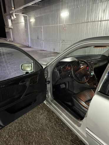 Mercedes-Benz: Mercedes-Benz E-Class: 2000 г., 3.2 л, Автомат, Бензин, Седан — 9