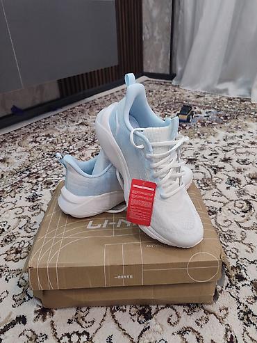 Кроссовки и спортивная обувь: Продается ботс новый оригинал ли нинг 41 размер. так как не подошёл — 7