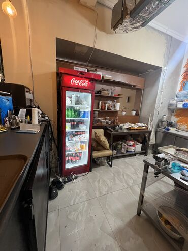 Hazır biznes: Hazır bisness satılır. İcaresi 1500 azn (15.000 manatlık statistik — 7