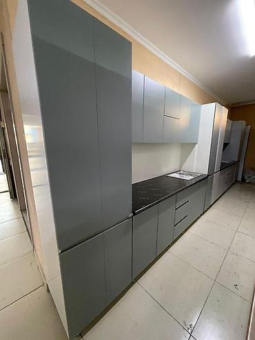 silver kitchen: Кухонный гарнитур линейной планировки - Современный минималистичный — 5