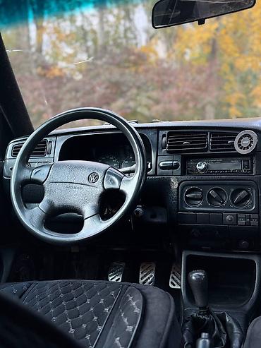 Volkswagen: Volkswagen Golf: 1993 г., 1.8 л, Механика, Бензин, Хэтчбэк — 11