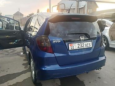 e6 3: Honda Fit: 2009 г., 1.5 л, Автомат, Бензин, Хэтчбэк — 4