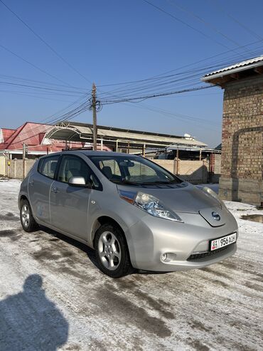 Nissan: Nisan leav 2012год электромобиль Запас хода 100 км на одном заряде