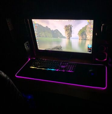 Другие аксессуары для компьютеров и ноутбуков: Коврик игровой с подсветкой rgb 80'30см 17 режимов свечения 7 цветов
