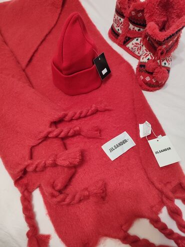 пиджак красный: Шарф шикарный. Мировой бренд jilsander. 80% шерсть 20% нейлон. Цена