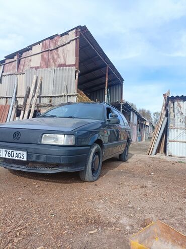 volkswagen fox: Volkswagen Passat: 1993 г., 1.8 л, Механика, Бензин, Универсал