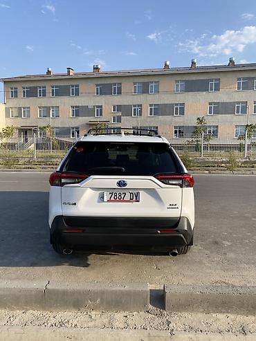 ярус машина: Toyota RAV4: 2021 г., 2.5 л, Вариатор, Гибрид, Кроссовер — 5