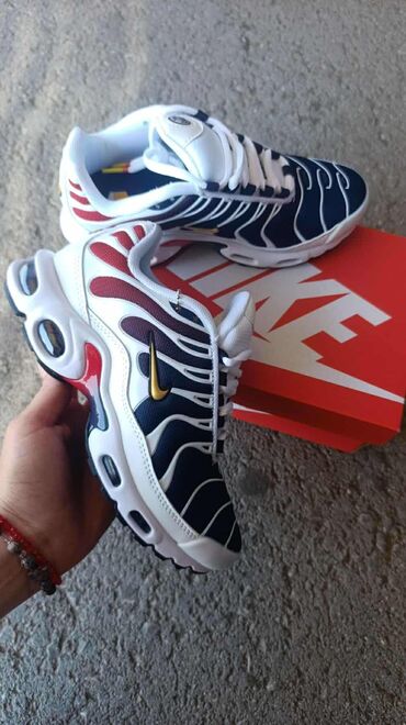 haljine od srpskog platna: Patike, Nike, veličina - 38