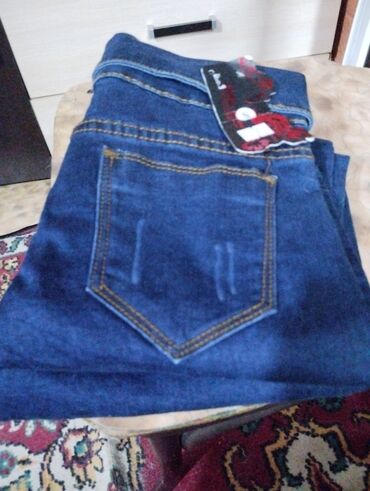 продаю джинсы: Джинсы и брюки, цвет - Синий, Новый