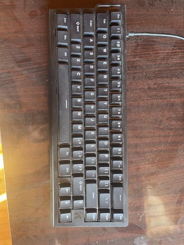 Настольные ПК и рабочие станции: Kompakt mexaniki klaviatura - Layihə: Tenkeyless (nümerik bloksuz)