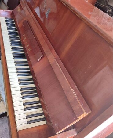 тыйын сатам: Срочно срочно срочно 
продаю пианино 
состояние хорошее