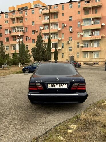 Mercedes-Benz: Mercedes-Benz E-Class: 2.2 l | 1999 il Sedan — 7