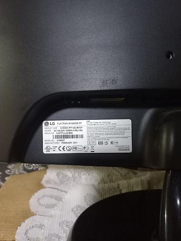 kredit noutbuklar: LG Flatron W1943SS-PF LCD monitor - Ekran: 18.5 düym, geniş format — 3