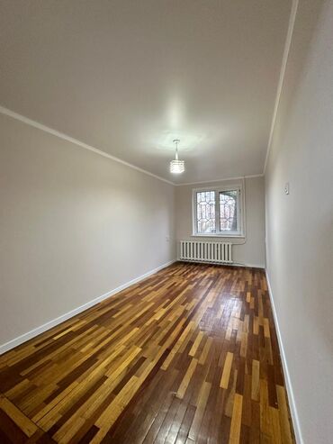 Продажа квартир: 5 и более комнат, 90 м², 104 серия, 1 этаж, Косметический ремонт — 7