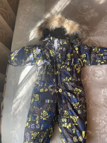 детскую куртку: Продаю комбенизон детский тёплый от 6 месяцев до двух леткачество