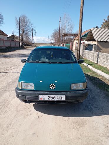 Volkswagen: Volkswagen Passat: 1992 г., 1.8 л, Механика, Газ, Седан