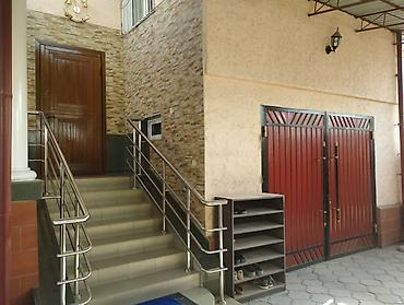 Продажа коттеджей и домов: Продается или сдается на длительный срок благоустроенный 2-х этажный — 5