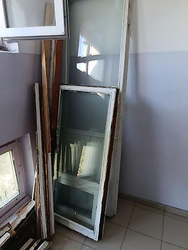 Деревянные оконные рамы со стеклом (разбор). Подходят для дачи