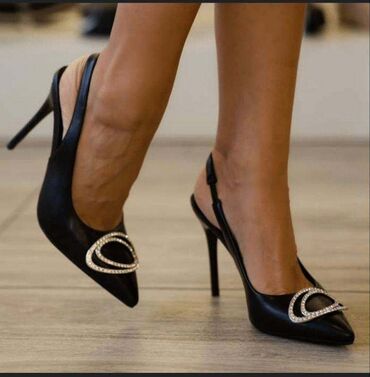 ravne salonke: Pumps