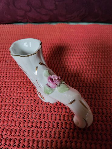 Ostali kućni dekor: Figura nova tkz opanak,Zajecar porcelan 70te. Figura,vazica nova — 4