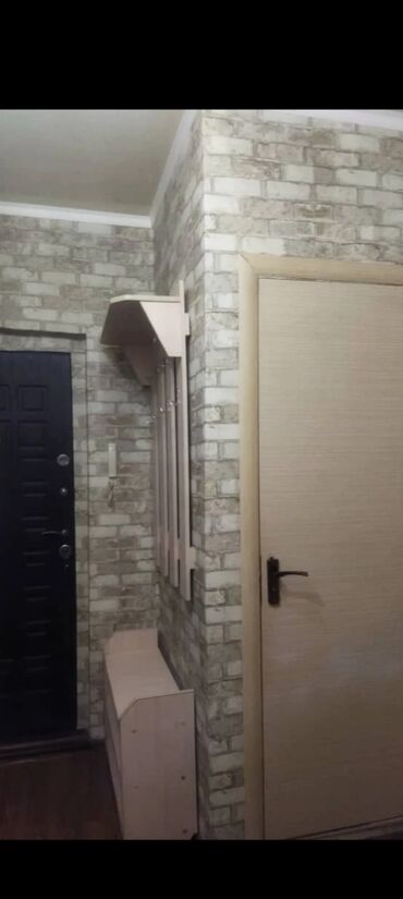 сдаю на долгий срок: 1 бөлмө, Риелтор, Чогуу жашоосу жок, Жарым -жартылай эмереги бар