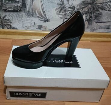 женские ботинки на каблуке: Туфли 37, цвет - Черный