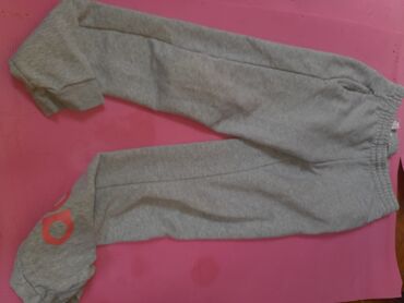 Pantalone: Pantalone 250 din kom — 12