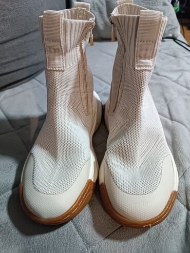 obuća kovačica: Ankle boots, Zara, Size - 32