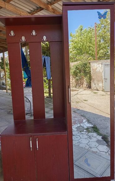 Restoran mebeli: İşlənmiş, 2 qapılı Dəhliz dolabı