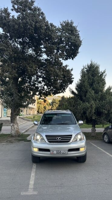 диски на раф 4: Серебристый внедорожник Lexus GX, модель 470, с классическим кузовом