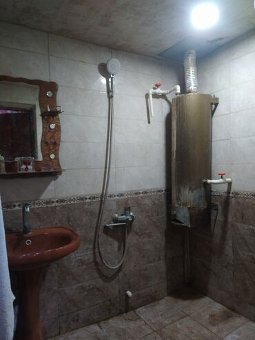 Köhnə tikili: Satılır Gəncə şəhərində 2 mərkəz sayılan azertifakta yerləşir 2otaqdi — 9