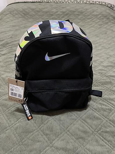 traka za trcanje kupujem: Nike Brasilia JDI Mini Backpack 11L Black Black Holographic DR6091 — 5