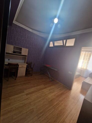 Uzunmüddətli kirayə mənzillər: Həzi Aslanov metrosunun çıxışında, 18mərtəbəli binanın 11-ci — 9