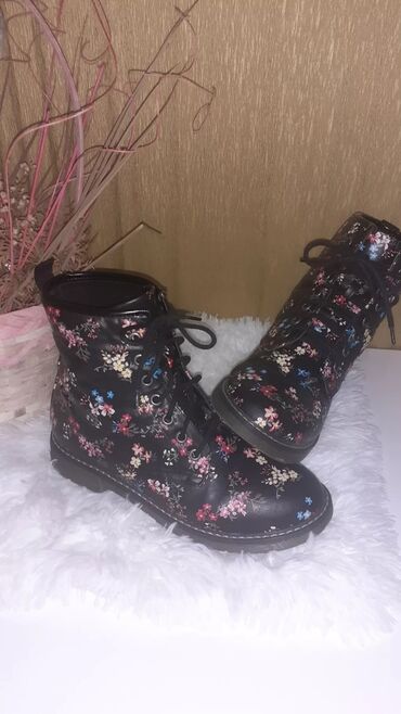 Gležnjače: Gležnjače, 39 — 6