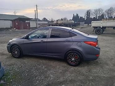 Hyundai: Hyundai Accent sedan - Kuzov: sedan, boz rəng - Mühərrik: benzin - — 2