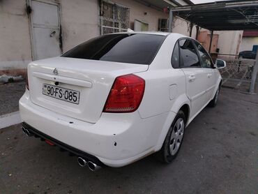 Daewoo: Daewoo Gentra: 1.5 l | 2014 il Sedan