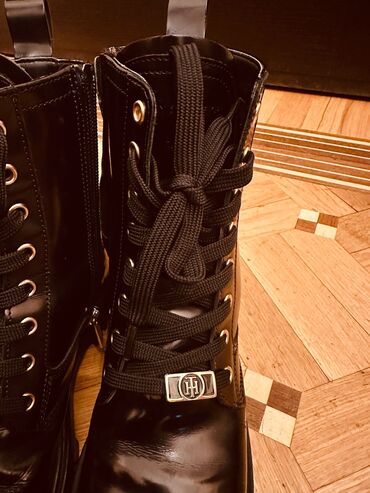 Çəkmələr: Qısaboğaz, Tommy Hilfiger, Ölçü: 36, rəng - Qara, İşlənmiş — 3