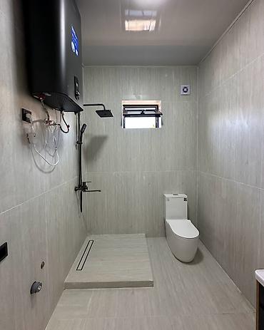 Продажа коттеджей и домов: ✨ Продаётся дом район Киркомстром Бишкек ✨ 🏡 Характеристики: • — 10
